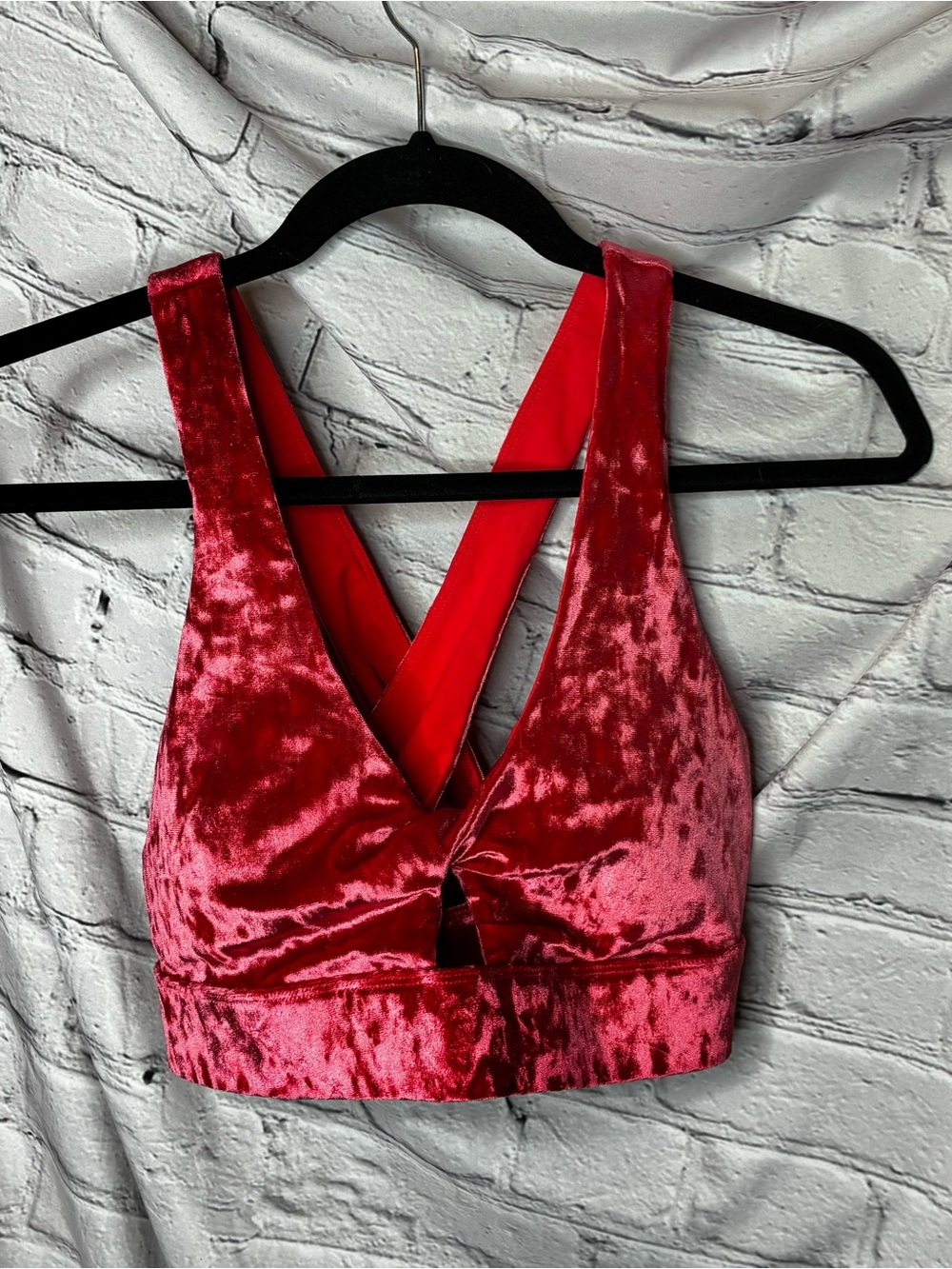 Fabletics Athleisure Luxe Balletcore Crushed Velour Strawberry Sports Bra Sz M